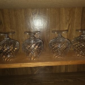 Crystal Clear Swirl Design Wine Glass Set